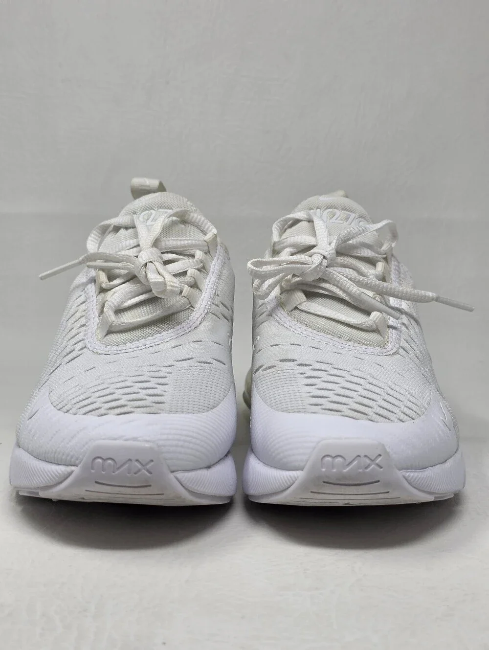 Nike Air Max 270 White  Metallic Silver 943345-103 Big Kids  Size 4Y Pre-owned